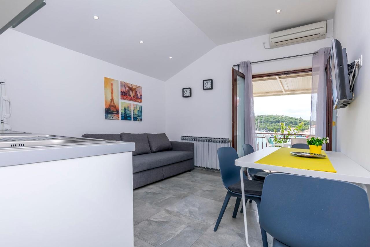 Apartments Sime Рогозниця Екстер'єр фото